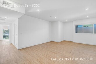 11408 Sarah St in Los Angeles, CA - Building Photo - Building Photo