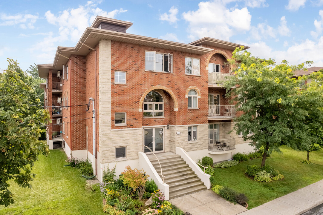 7014 Marie-Rollet Rue in Montréal, QC - Building Photo