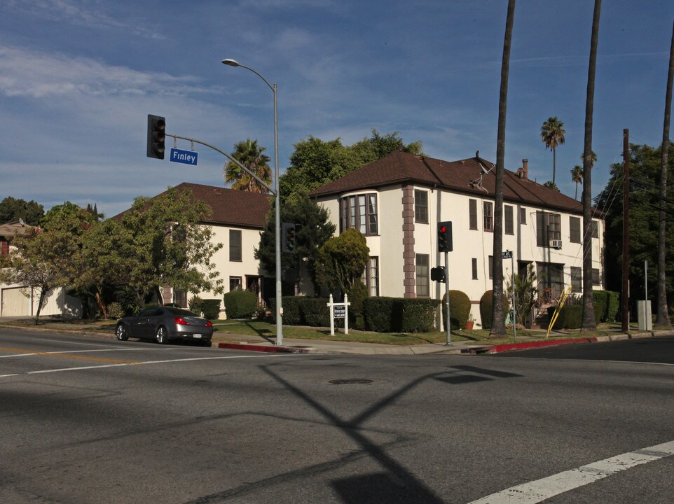 2000-2006 N Vermont Ave in Los Angeles, CA - Building Photo