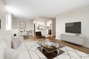 Glengarry in Kingston, ON - Building Photo