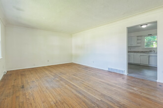 650 N 80th St in East St. Louis, IL - Building Photo - Building Photo