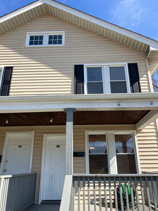 8 School St in Beacon, NY - Building Photo - Building Photo