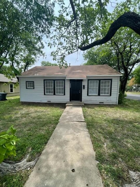 2224 Cumberland Ave in Waco, TX - Building Photo