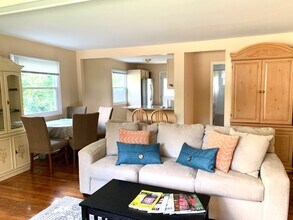 497 Chase Rd in Columbus, OH - Building Photo - Building Photo