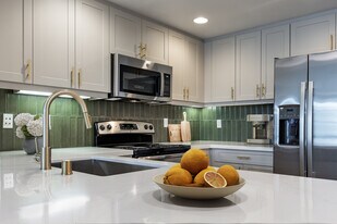 Tralee Village Apartments in Dublin, CA - Building Photo