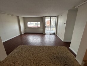 872 Massachusetts Ave, Unit 801 in Cambridge, MA - Building Photo - Building Photo