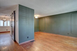 6844 S Broadway in Centennial, CO - Building Photo - Building Photo