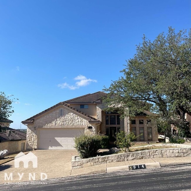 property at 914 Almadin