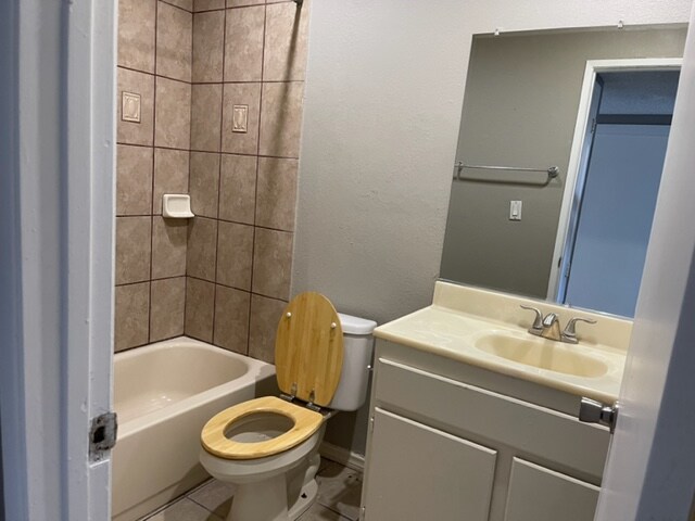 1250 S Brookhurst St-Unit -1047 in Anaheim, CA - Foto de edificio - Building Photo