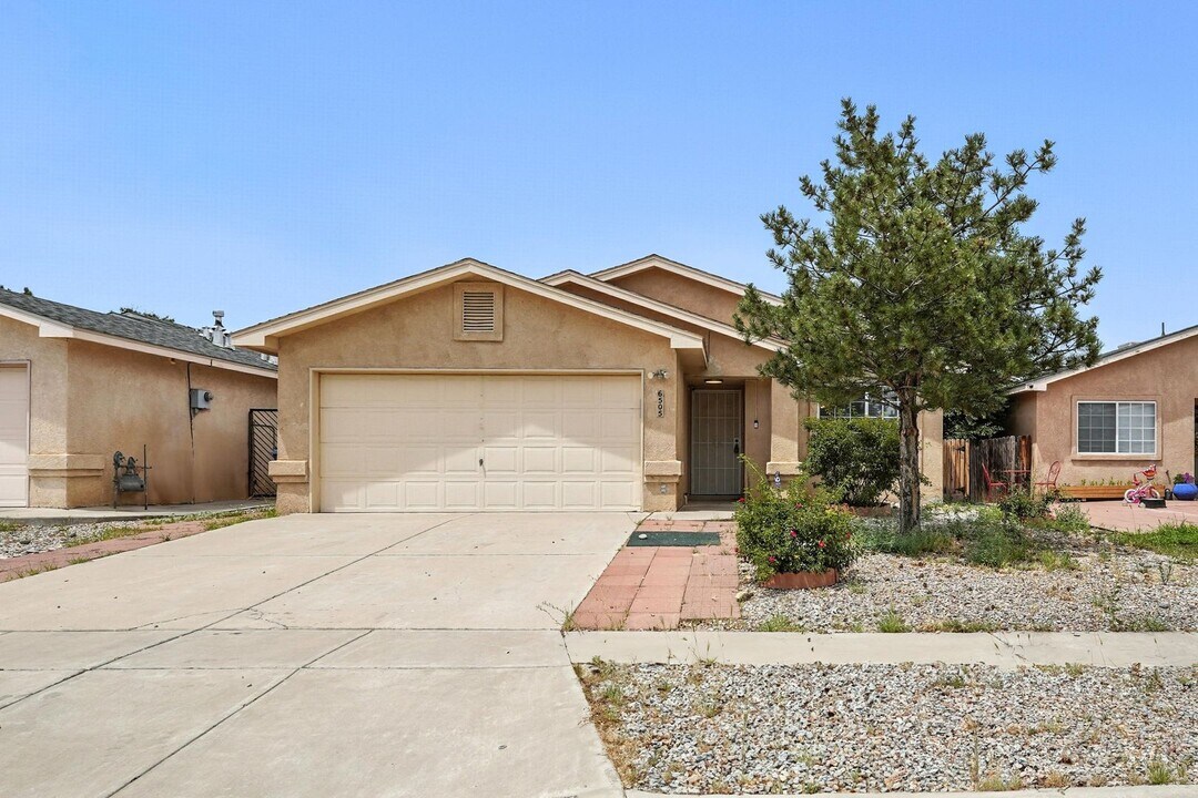 6505 Evesham Rd NW in Albuquerque, NM - Building Photo