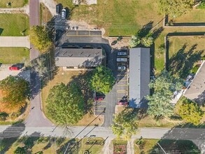 912 Orange St in Baldwin City, KS - Building Photo - Building Photo