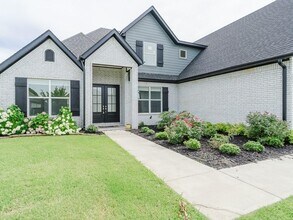 1730 Cherrie St in Bentonville, AR - Building Photo - Building Photo