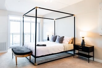 Hyde Park Place in London, ON - Building Photo - Building Photo