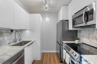 400 Hobron Ln in Honolulu, HI - Foto de edificio - Building Photo