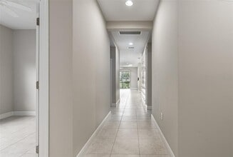 11223 Woodlake Way in Parrish, FL - Building Photo - Building Photo
