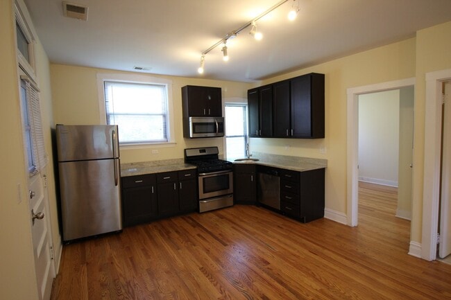 3717 Leavitt N St, Unit 3