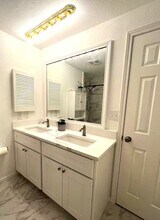 2207 S Braeswood Blvd in Houston, TX - Building Photo - Building Photo