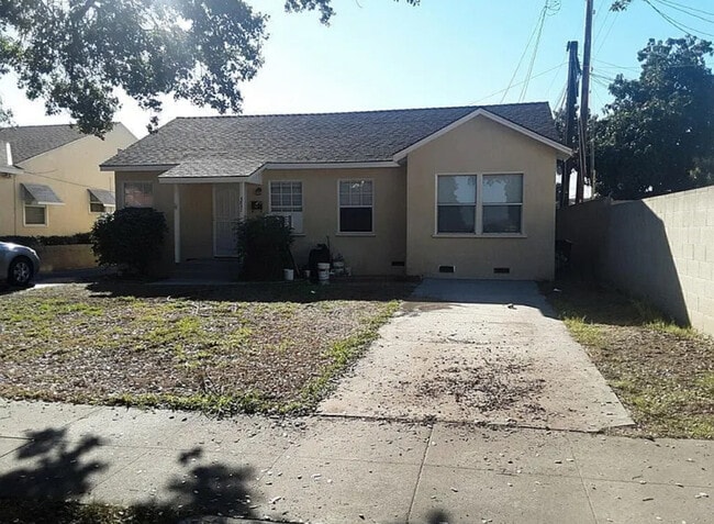 property at 5837 Oak Ave