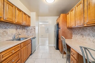 36 Crossgate Rd in Jersey City, NJ - Building Photo - Building Photo