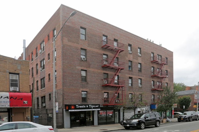 47-07 39th Street in Long Island City, NY - Foto de edificio - Building Photo