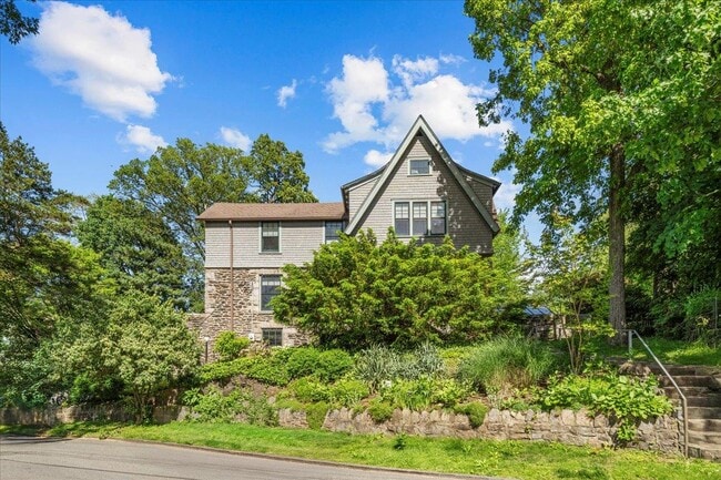 64 Alta Ave in Yonkers, NY - Building Photo - Building Photo
