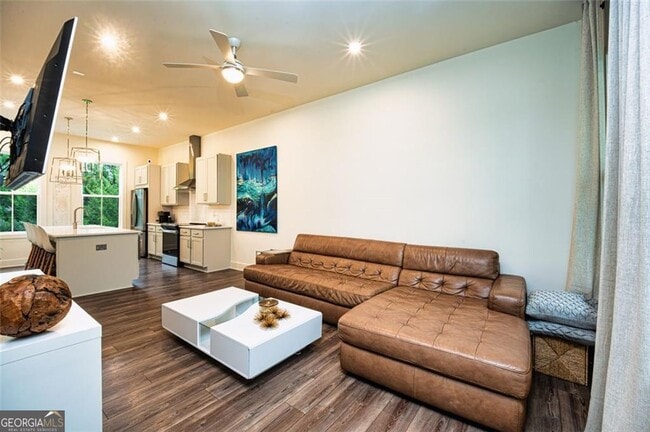 property at 305 Dilbeck Cir