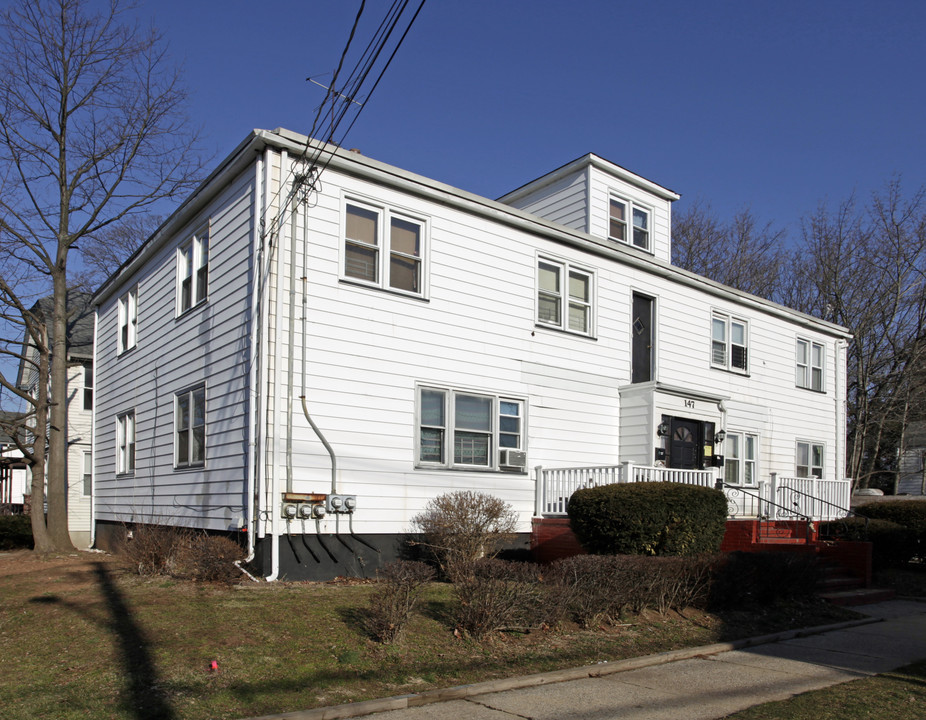 147 Jones Ave in New Brunswick, NJ - Building Photo