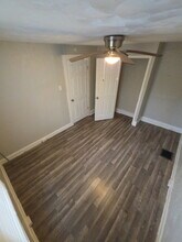 5635 Hodiamont Ave in Jennings, MO - Foto de edificio - Building Photo