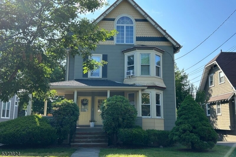 209 Ashland Ave-Unit -1 in Bloomfield, NJ - Building Photo