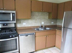 91 W Crystal Lake Ave, Unit 2S in Crystal Lake, IL - Building Photo - Building Photo