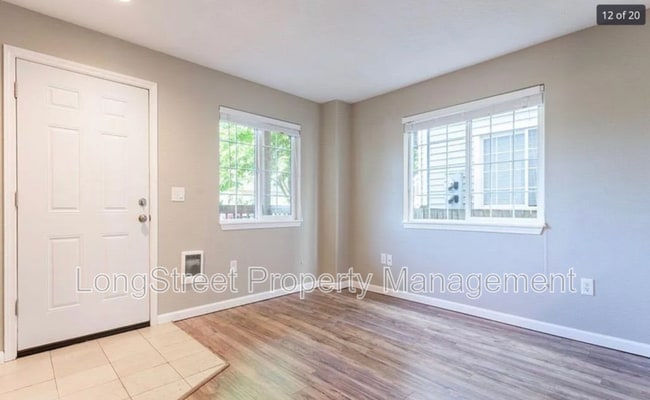 13027 NE Prescott Dr in Portland, OR - Building Photo - Building Photo