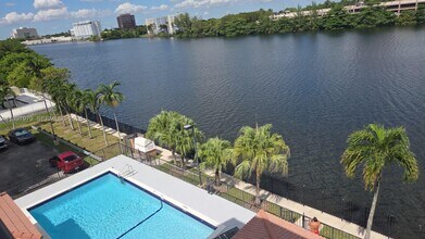 5249 NW 7th St in Miami, FL - Building Photo - Building Photo