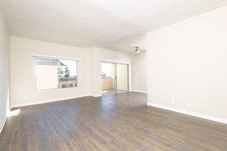 Windsor Place Apartments in Culver City, CA - Building Photo - Building Photo