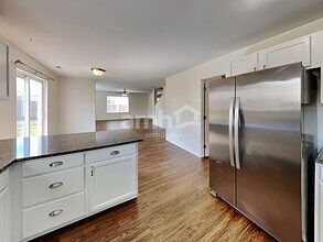 306 Nelsen St NE in Orting, WA - Foto de edificio - Building Photo