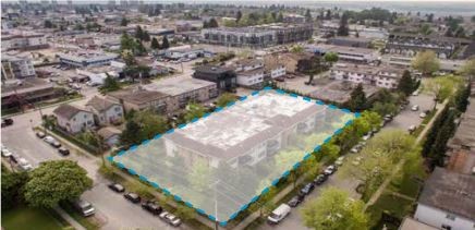 6688 Burlington Ave in Burnaby, BC - Building Photo