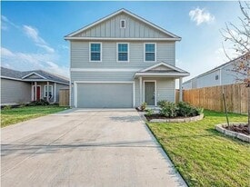 817 Circle Wy in Jarrell, TX - Building Photo