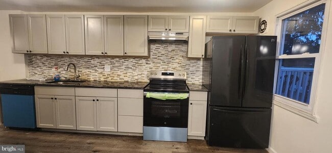 property at 1305 Rainer Rd