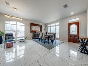 19606 Flair Oak in San Antonio, TX - Building Photo - Building Photo
