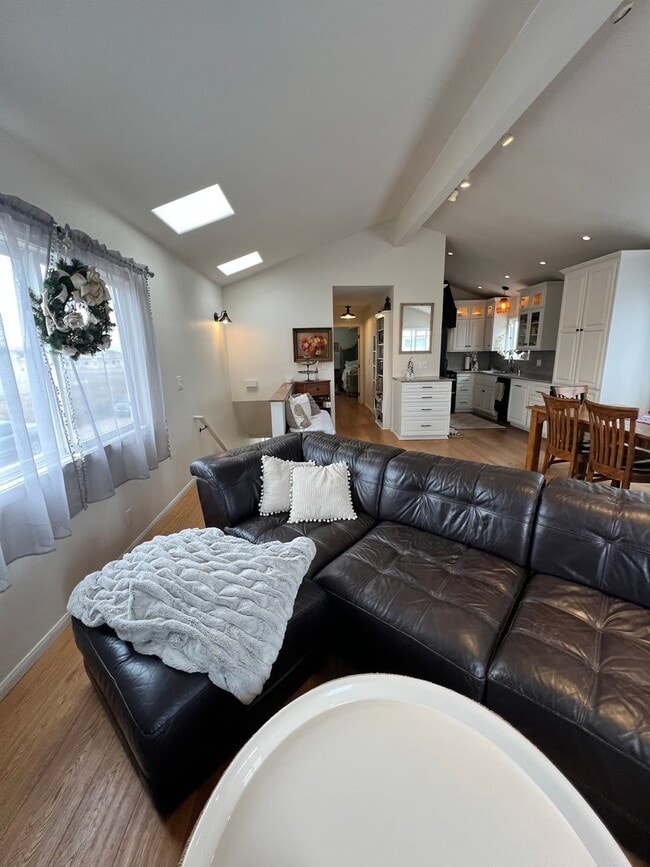 144 Hueneme Ave in Oxnard, CA - Building Photo - Building Photo