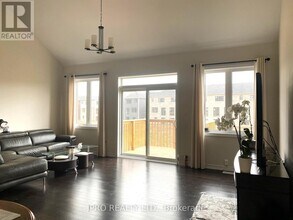 50 Explorer Wy in Thorold, ON - Building Photo - Building Photo