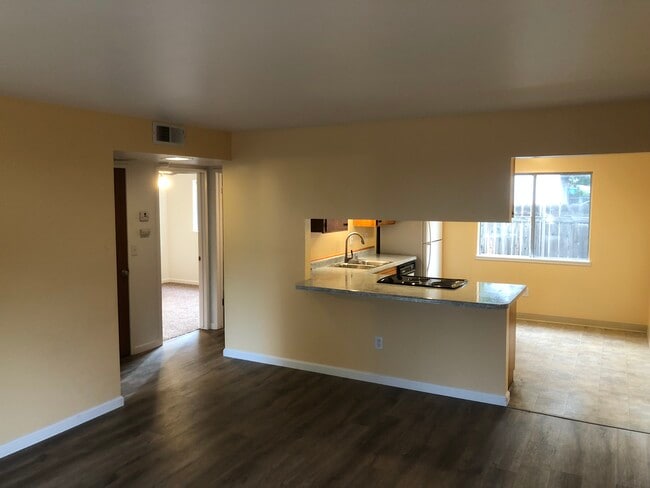 1001 Sycamore St, Unit Unit B in Chico, CA - Building Photo - Building Photo