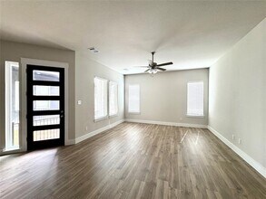 805 Meadowcrest Dr in Plano, TX - Building Photo - Building Photo