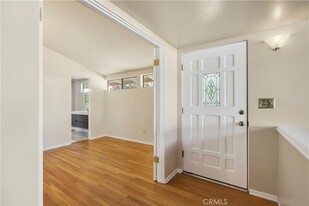 16433 Kingsbury St, Unit 820 in Los Angeles, CA - Building Photo - Building Photo