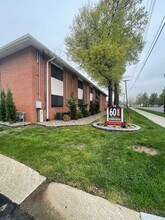 6011 Barton Ave in Shawnee, KS - Building Photo - Building Photo