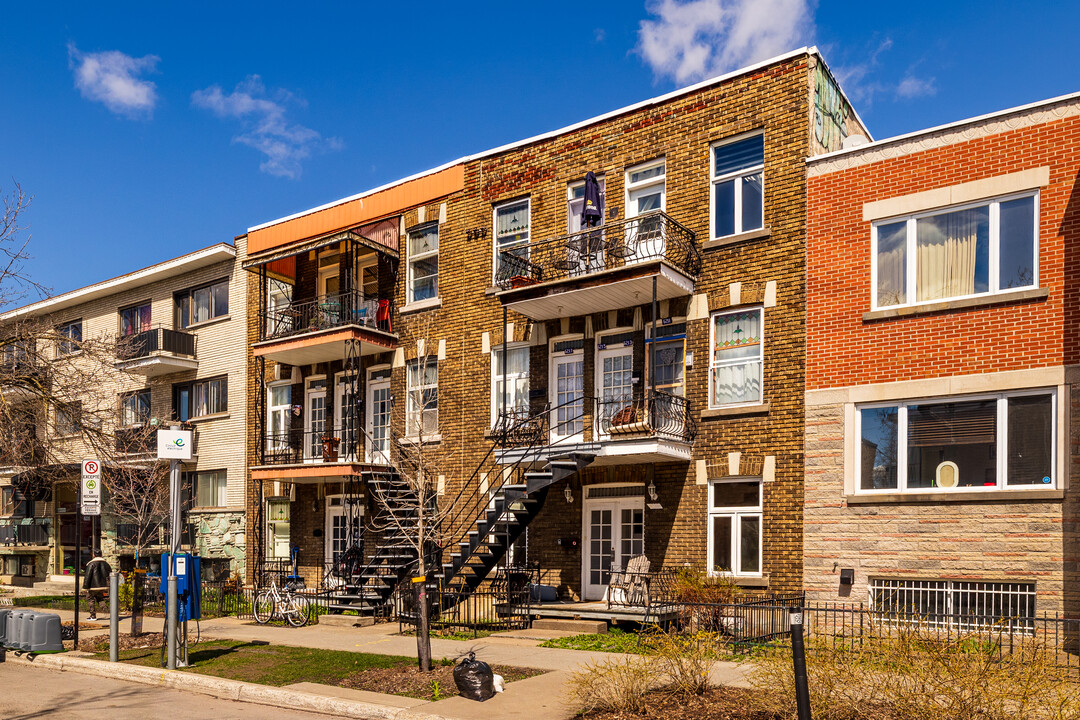 6203-6227 Molson St in Montréal, QC - Building Photo