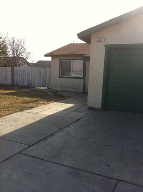 2221 Juniper St in Dos Palos, CA - Building Photo - Building Photo