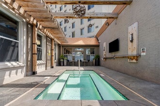 Lux Apartments in Minneapolis, MN - Building Photo - Building Photo