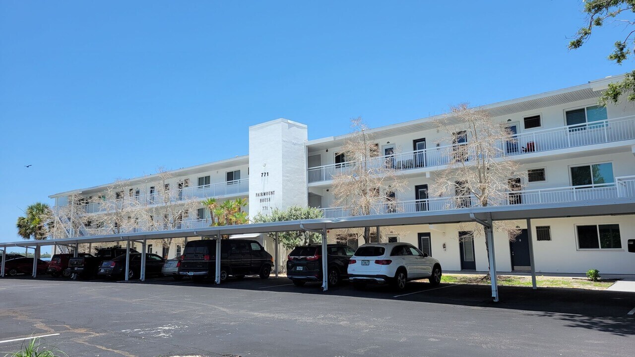 771 John Ringling Blvd in Sarasota, FL - Building Photo