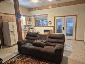 17 King Arthur Dr, Unit B in Farmington, NH - Building Photo