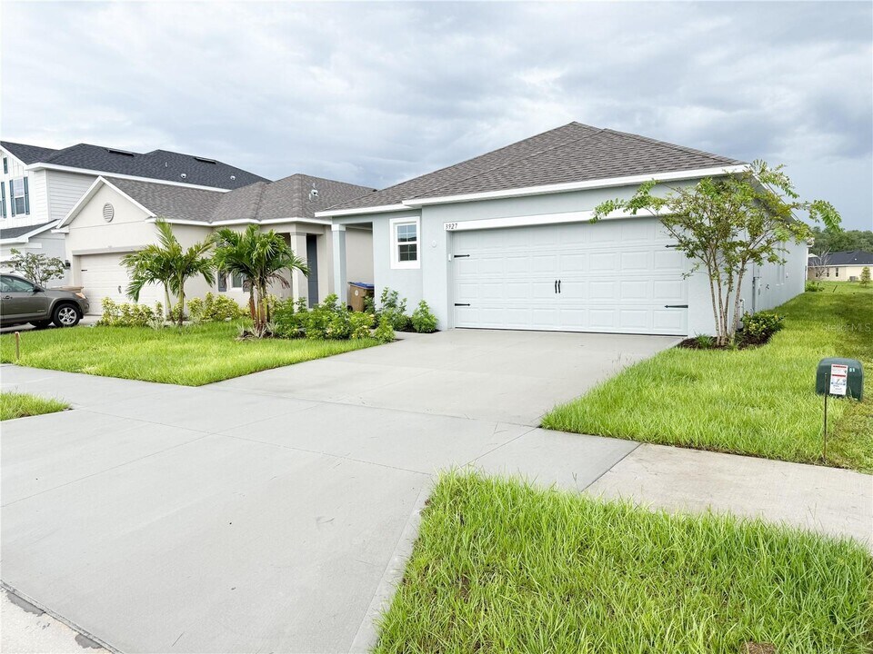3927 Sagefield Dr in Harmony, FL - Building Photo